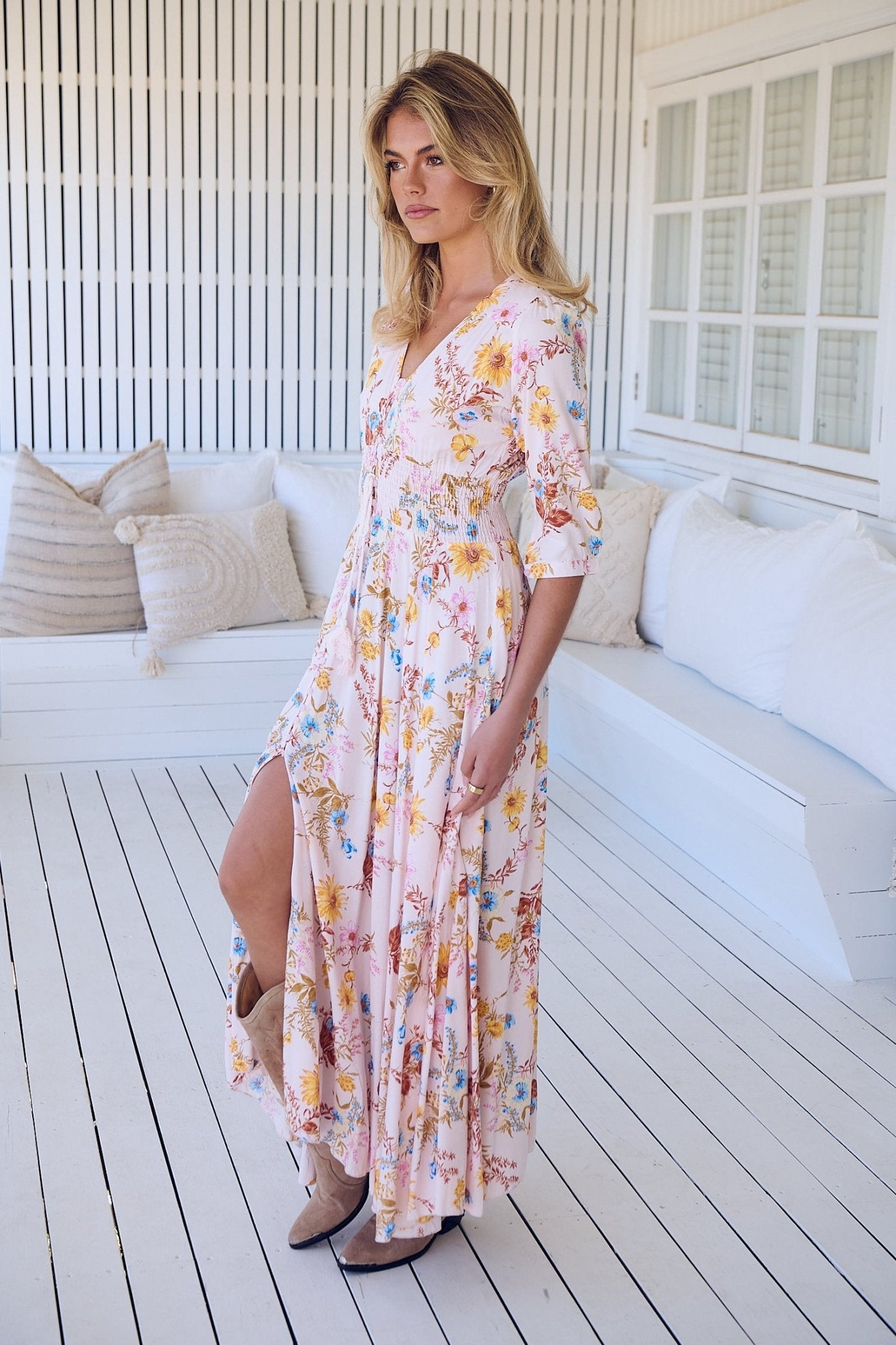 Boho Maxikleid mit Blumenprint – Romantischer Sommerlook in zarten Farben - Blossom Hair & Fashion