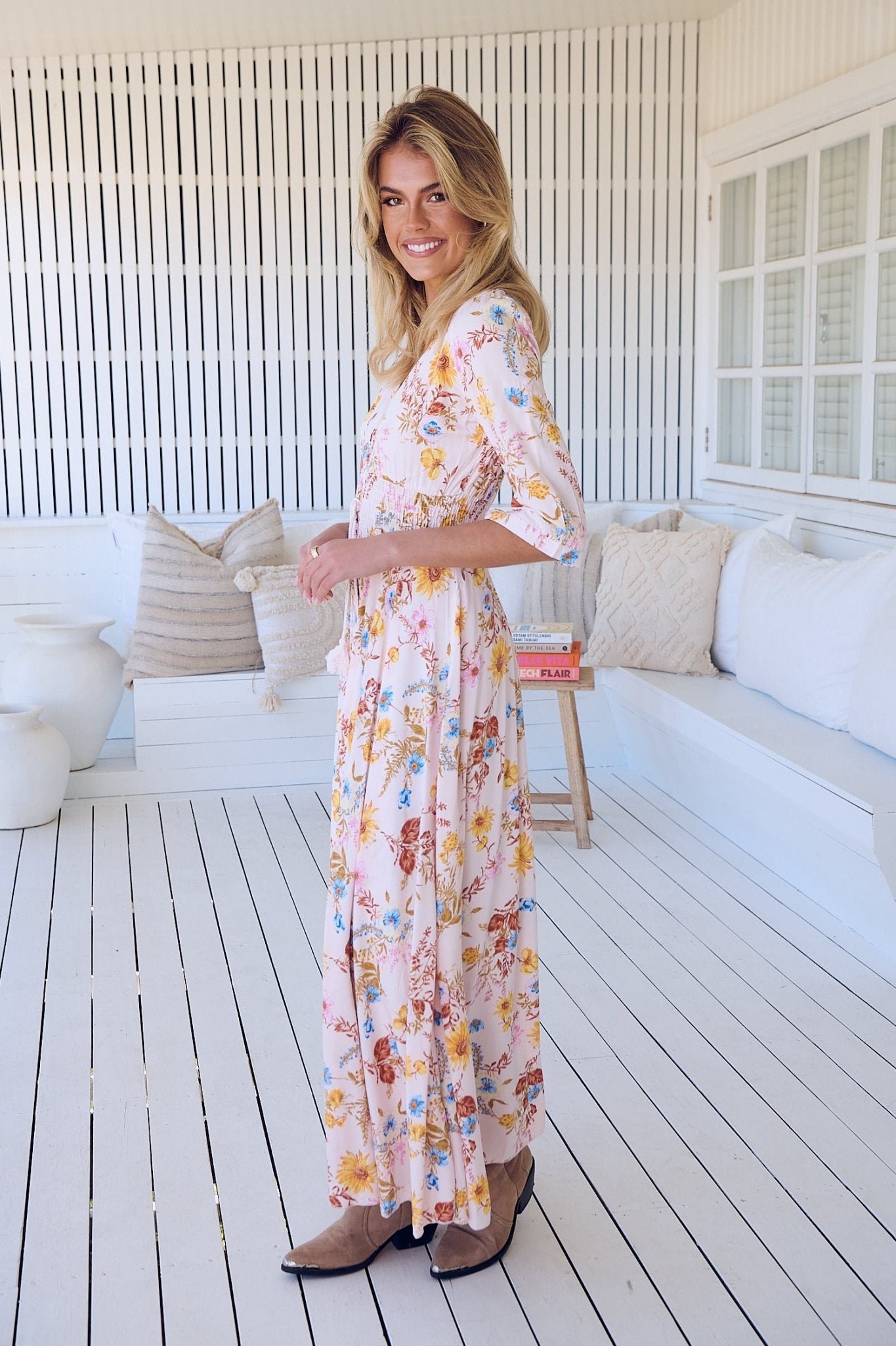Boho Maxikleid mit Blumenprint – Romantischer Sommerlook in zarten Farben - Blossom Hair & Fashion