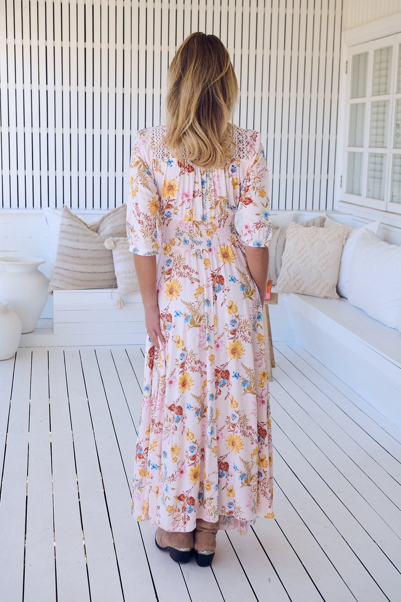 Boho Maxikleid mit Blumenprint – Romantischer Sommerlook in zarten Farben - Blossom Hair & Fashion
