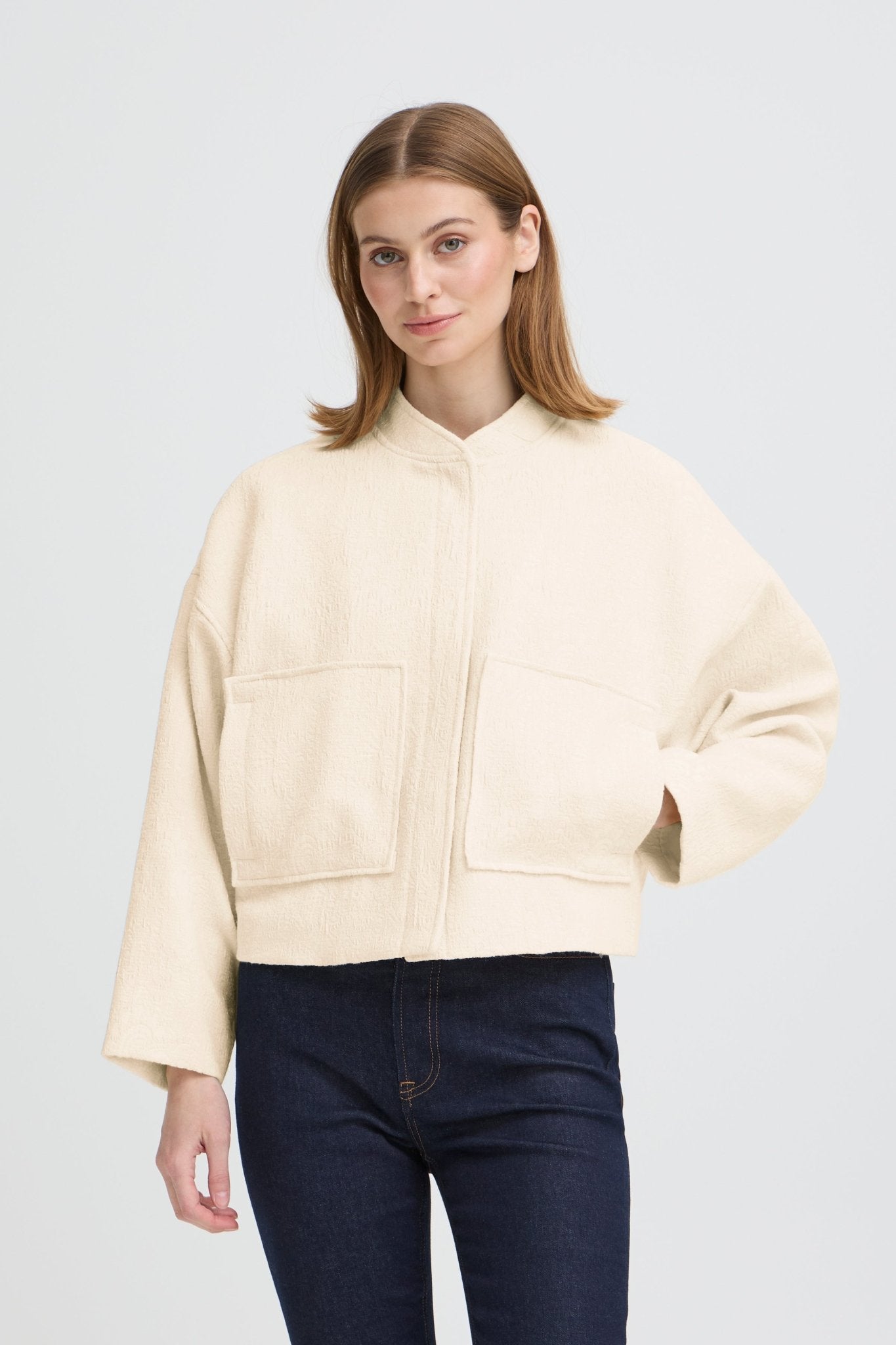 Cream Jacke im Regular Fit mit Stehkragen - Blossom Hair & Fashion