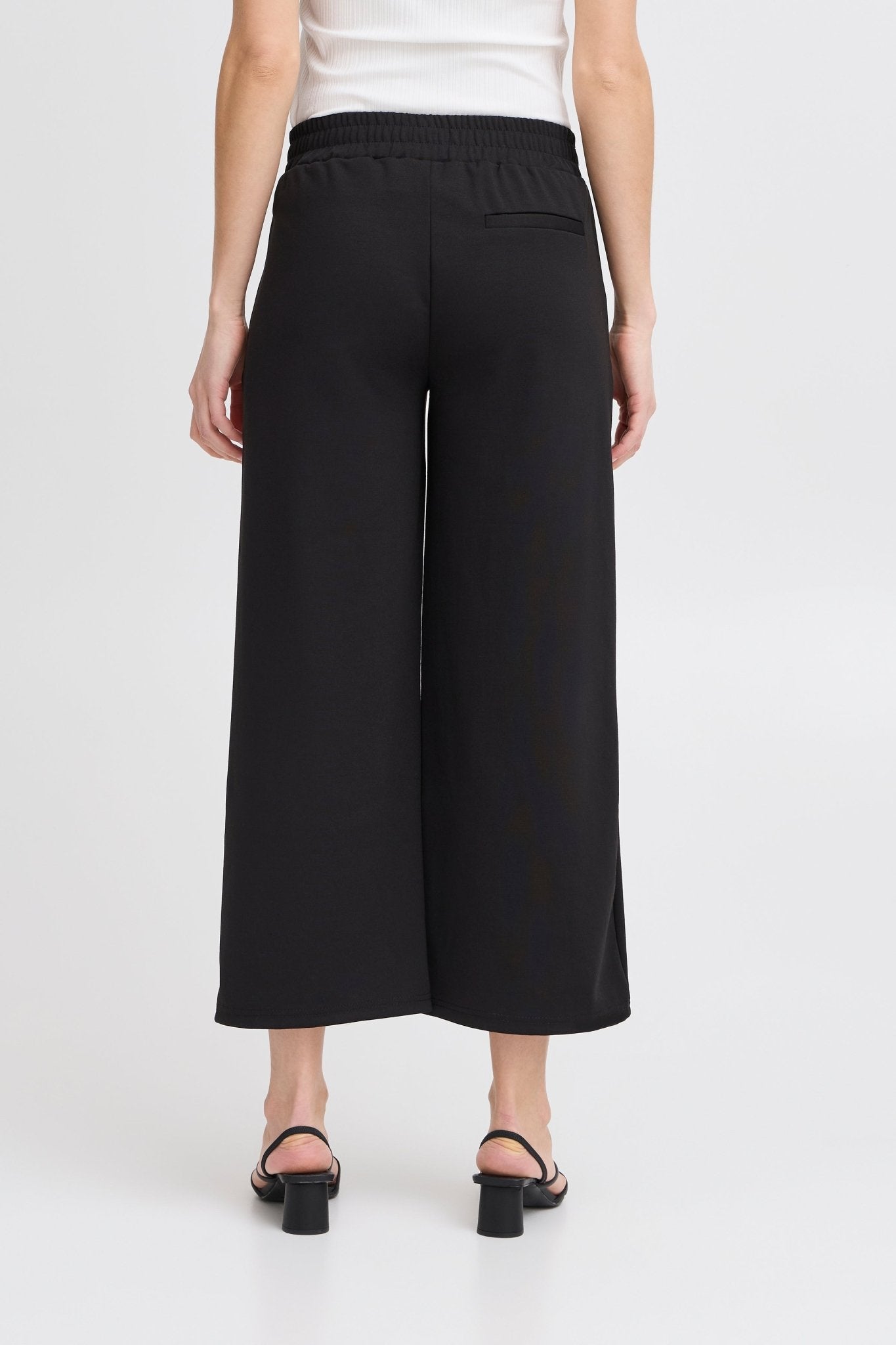 Culotte mit weitem Bein in Schwarz - Blossom Hair & Fashion