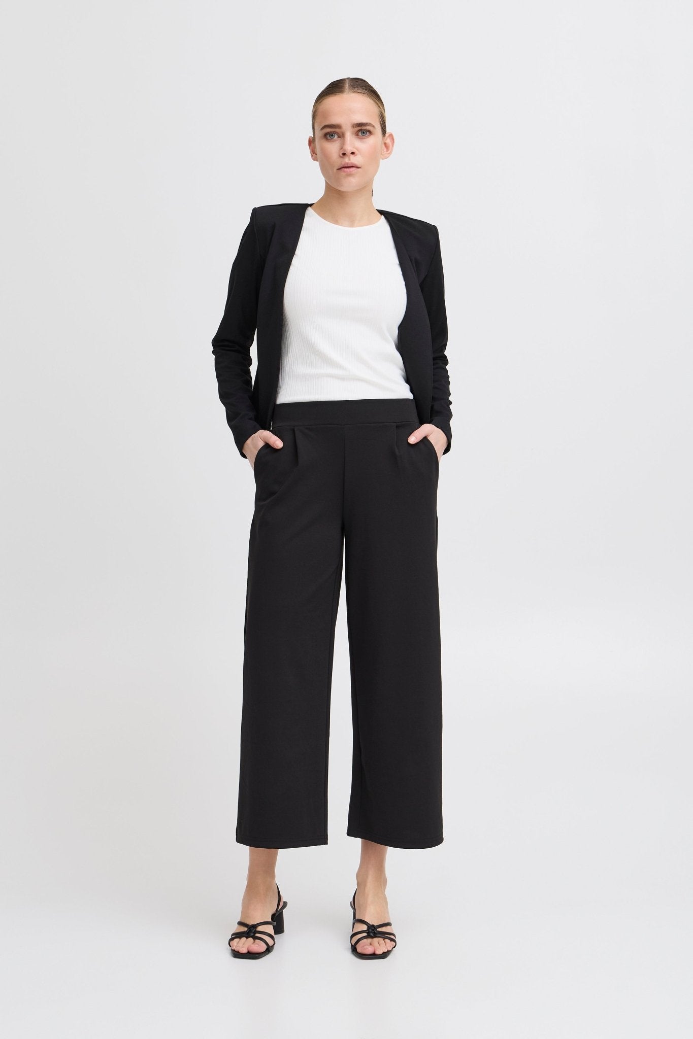 Culotte mit weitem Bein in Schwarz - Blossom Hair & Fashion