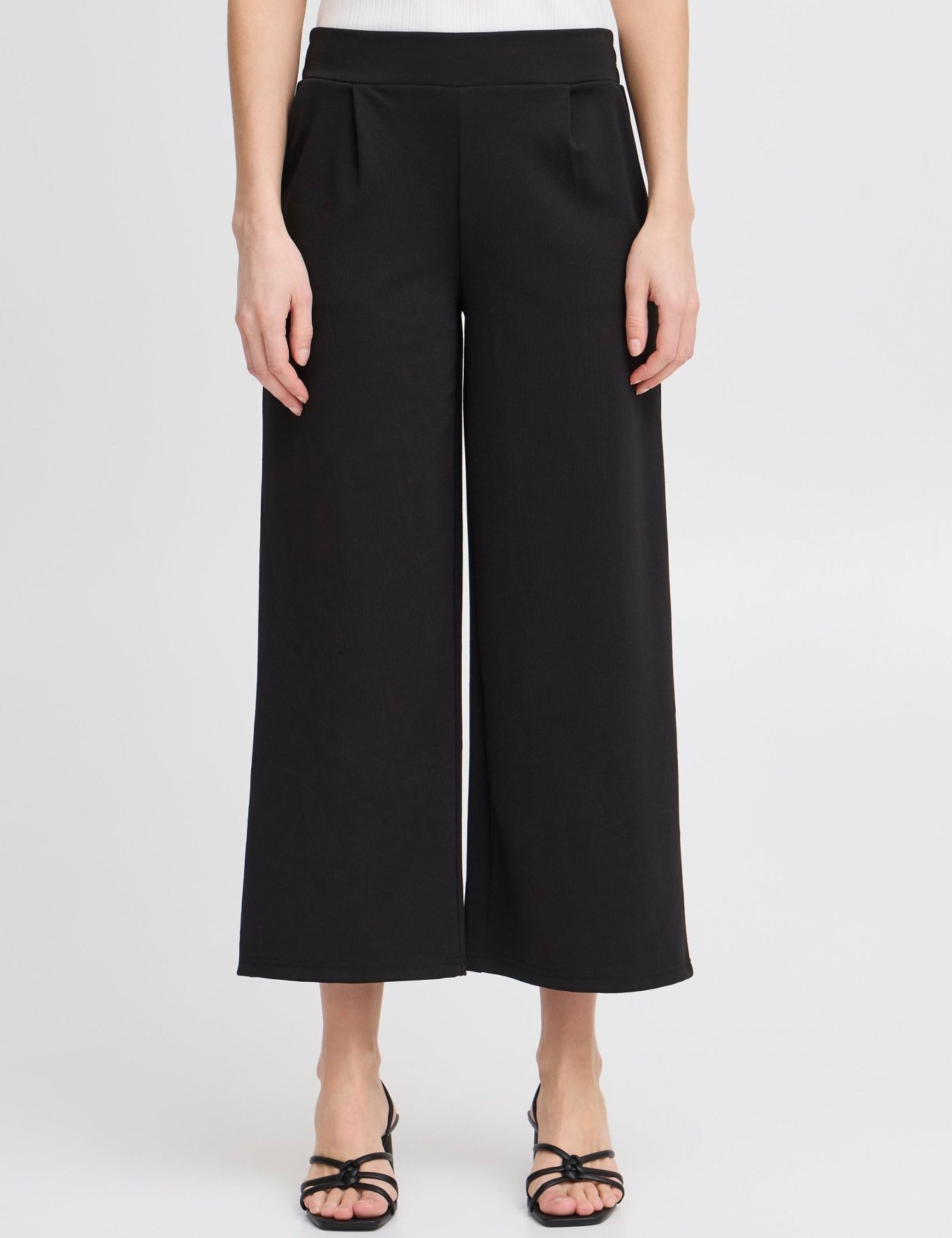 Culotte mit weitem Bein in Schwarz - Blossom Hair & Fashion