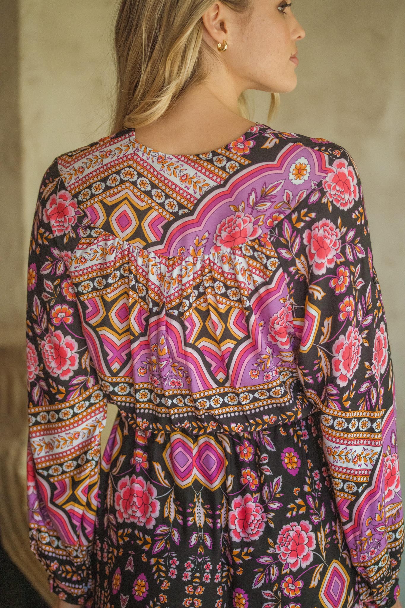 Damen Maxi Winterkleid mit Blumenmuster und langen Ärmeln - Blossom Hair & Fashion