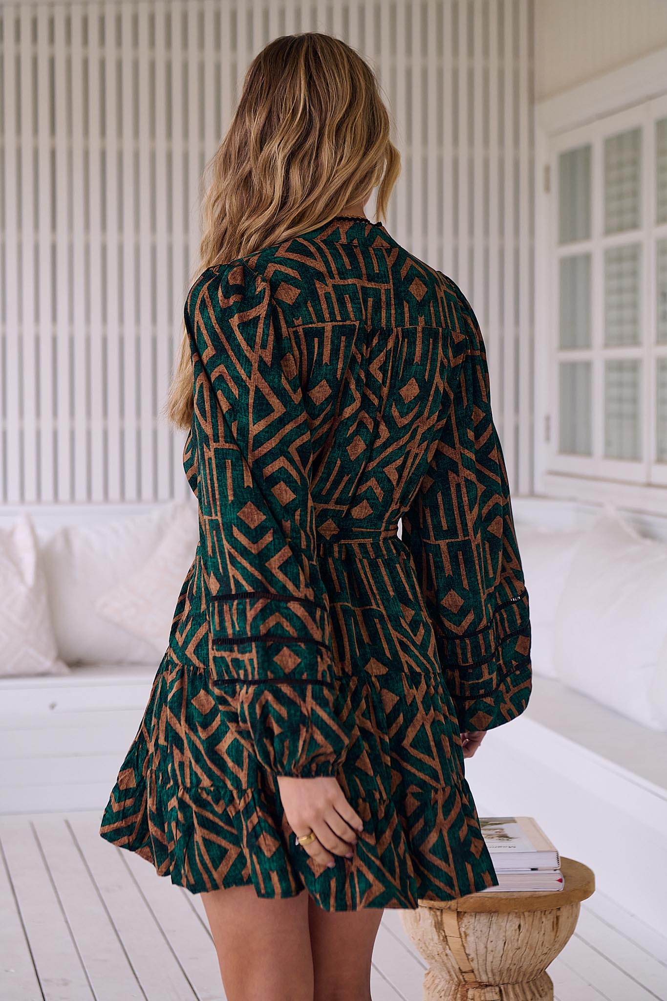 Damen Mini Winterkleid mit Muster und langen Ärmeln - Blossom Hair & Fashion