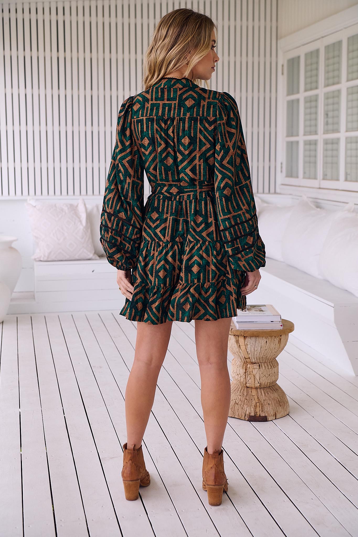 Damen Mini Winterkleid mit Muster und langen Ärmeln - Blossom Hair & Fashion