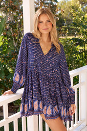 Damen Mini Winterkleid mit Print und langen Ärmeln - Blossom Hair & Fashion