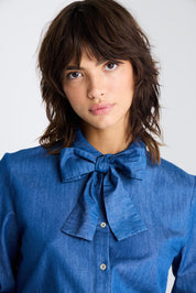 Damenbluse mit Schleife und Puffärmeln in Denim - Optik - Blossom Hair & Fashion