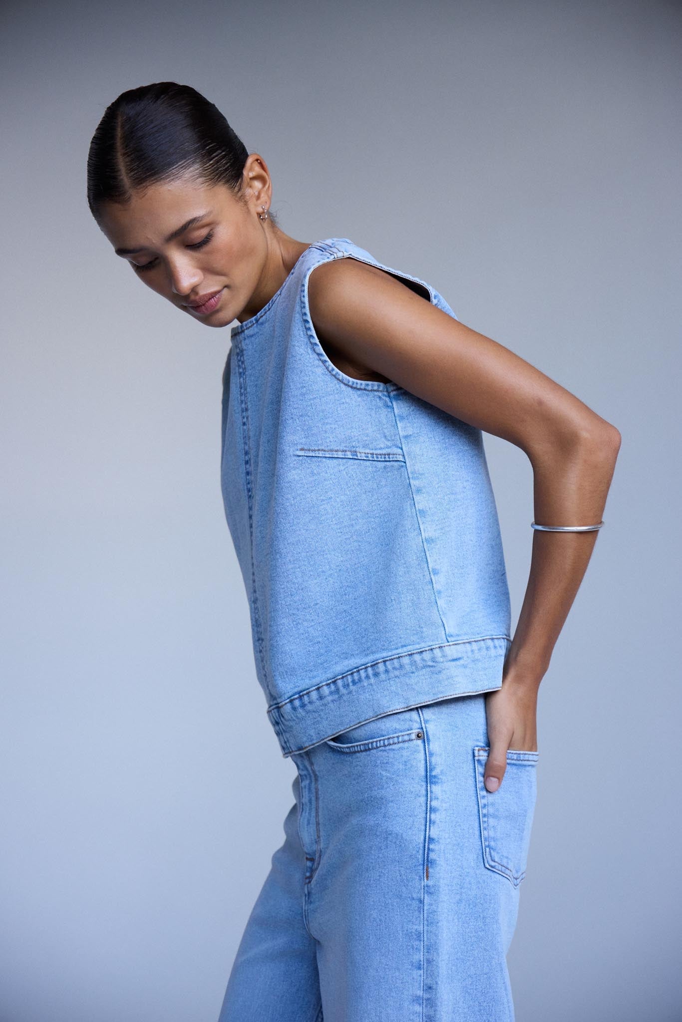 Denim Top ärmellos mit Reißverschluss hinten - Blossom Hair & Fashion