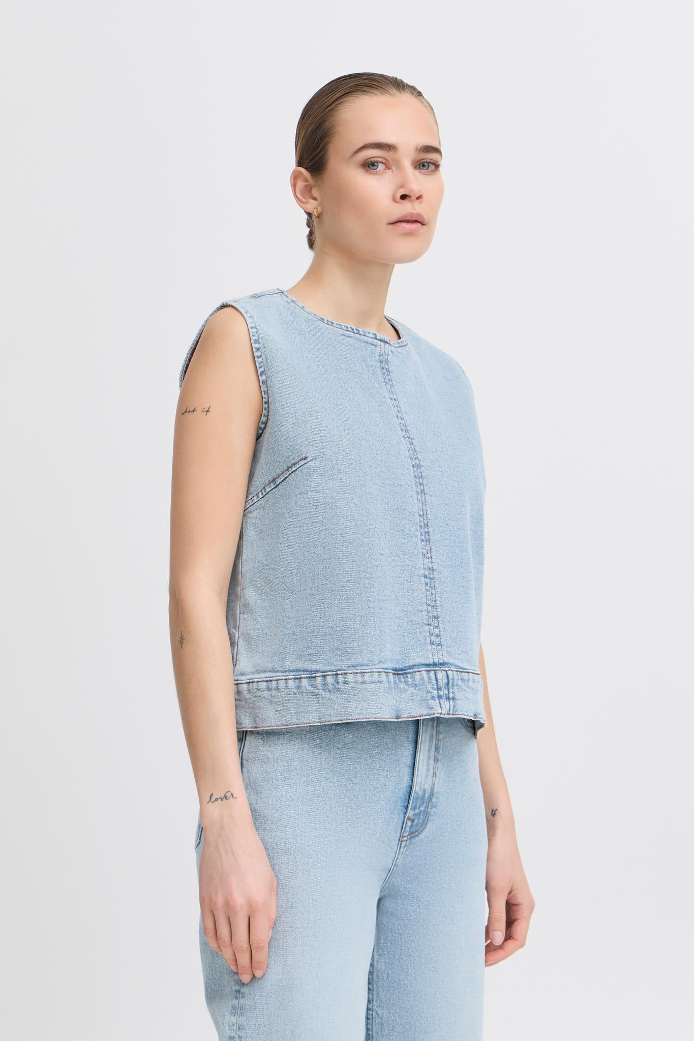 Denim Top ärmellos mit Reißverschluss hinten - Blossom Hair & Fashion