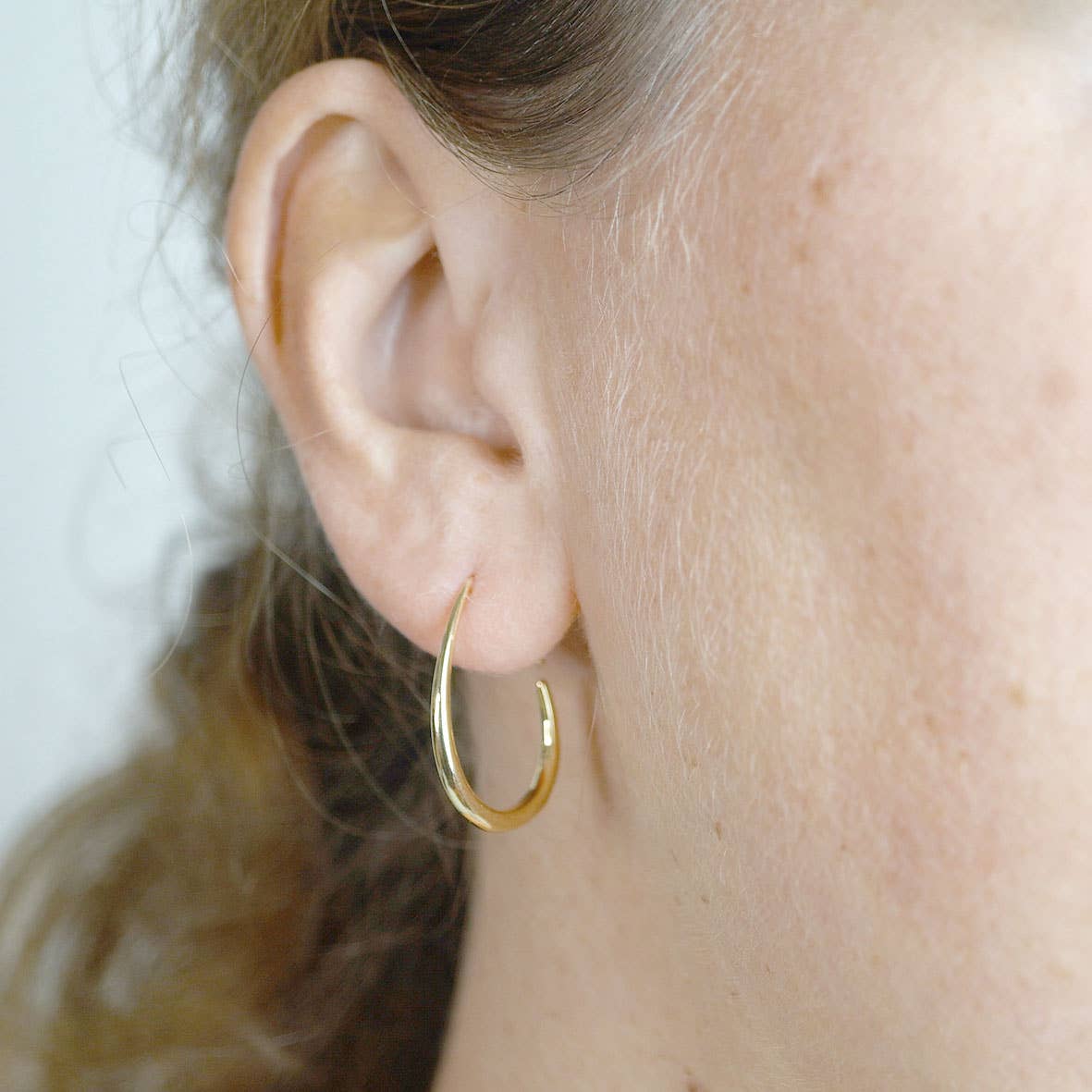 Elegante DROP Creolen – Dein vielseitiger Ohrschmuck - Blossom Hair & Fashion