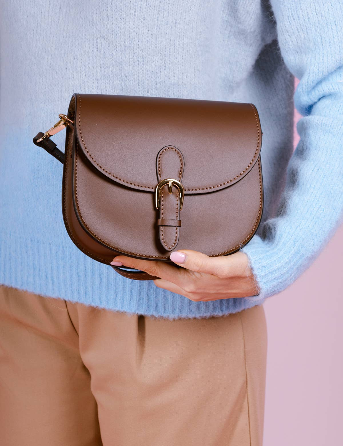 Elegante Umhängetasche aus Leder – Klassische Form mit modernem Charme - Blossom Hair & Fashion