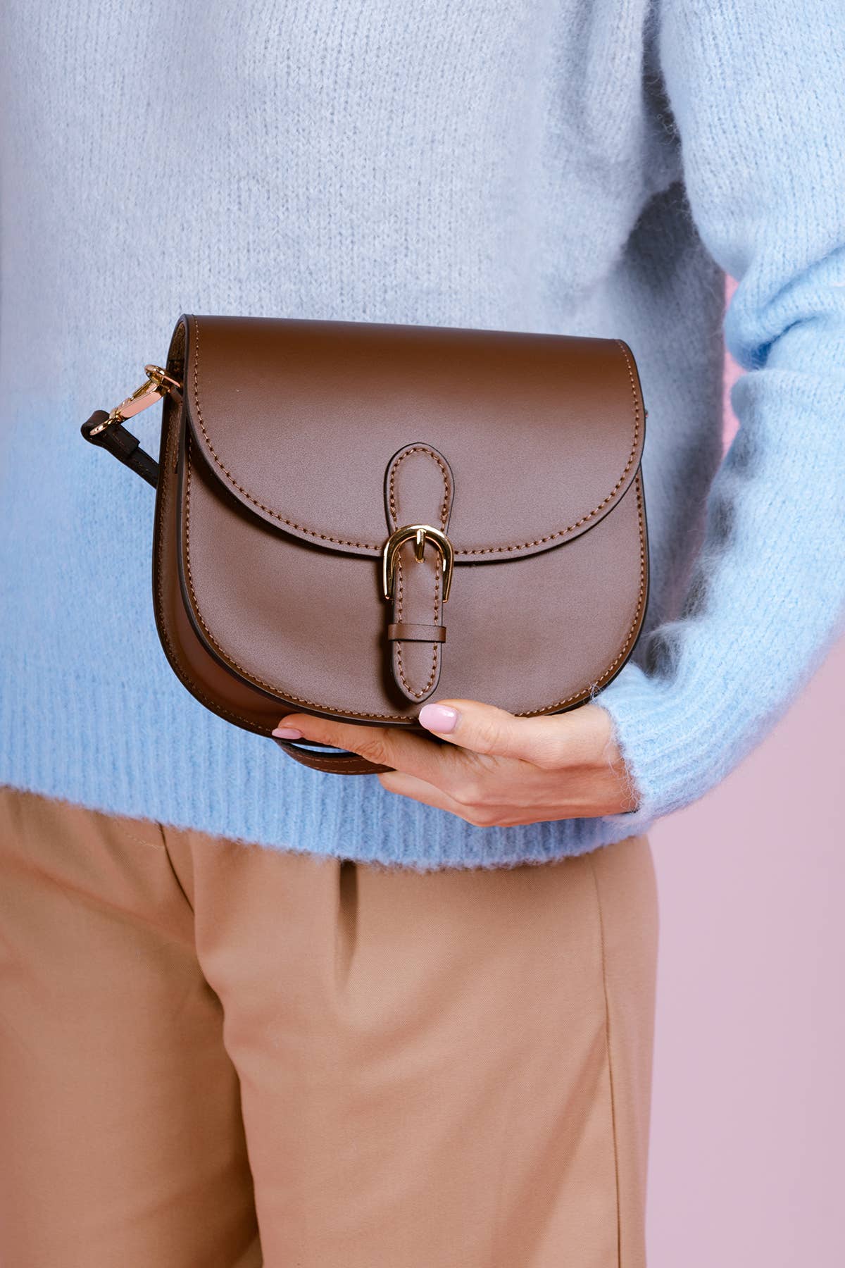 Elegante Umhängetasche aus Leder – Klassische Form mit modernem Charme - Blossom Hair & Fashion