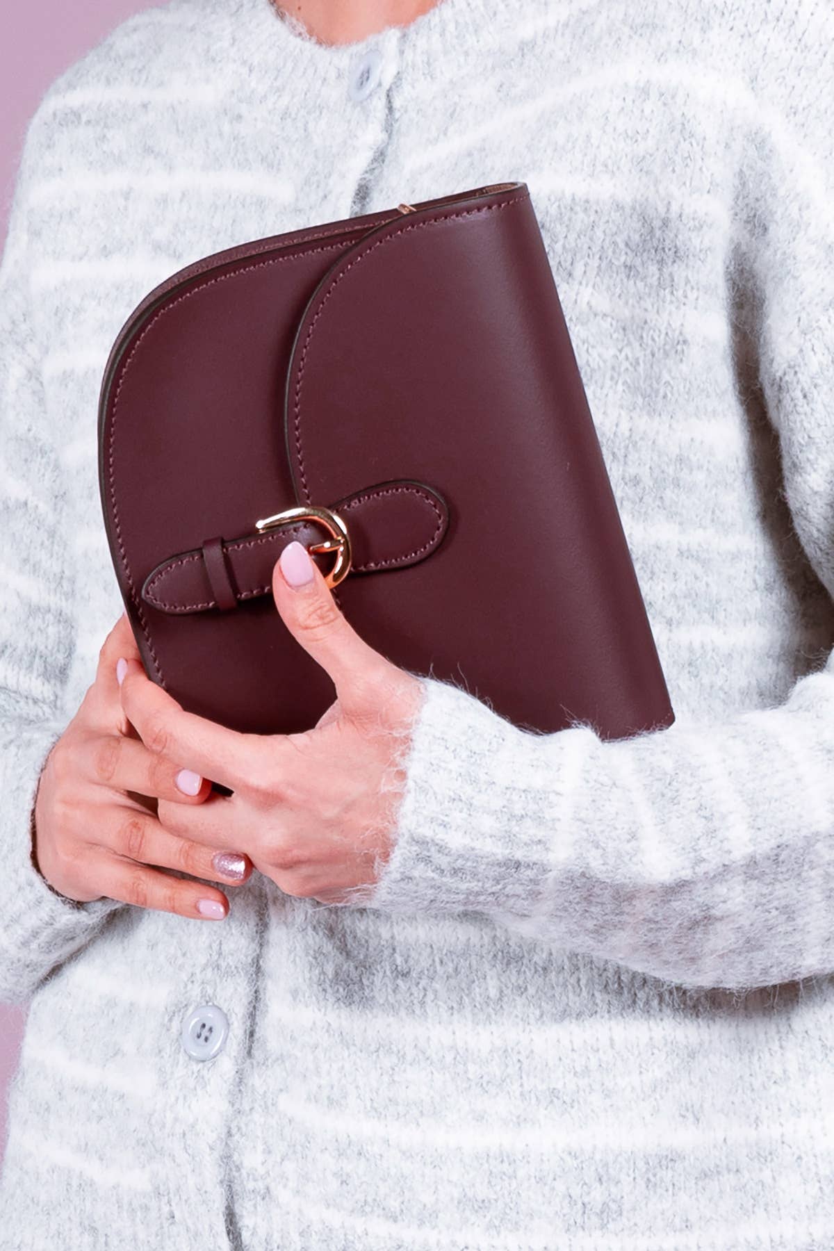 Elegante Umhängetasche aus Leder – Klassische Form mit modernem Charme - Blossom Hair & Fashion