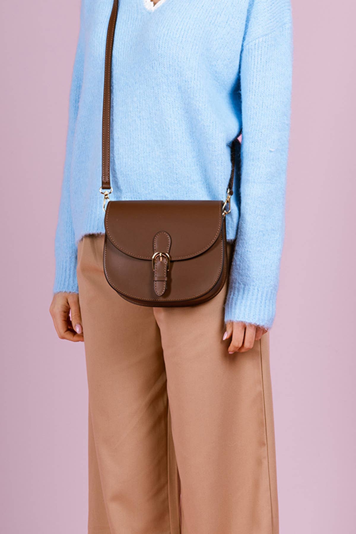 Elegante Umhängetasche aus Leder – Klassische Form mit modernem Charme - Blossom Hair & Fashion