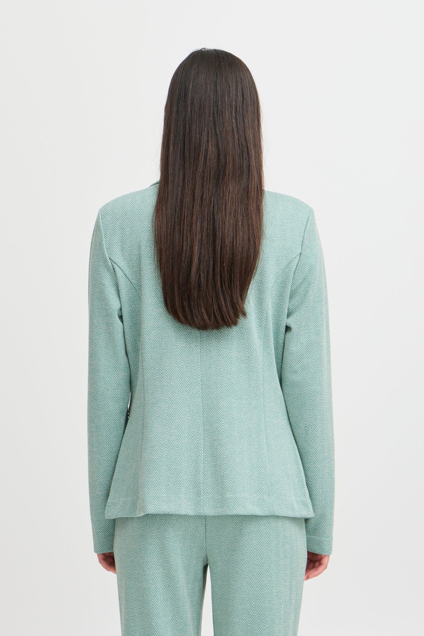 Exklusiver Blazer in Beryl Green mit Herringbone - Muster - Blossom Hair & Fashion