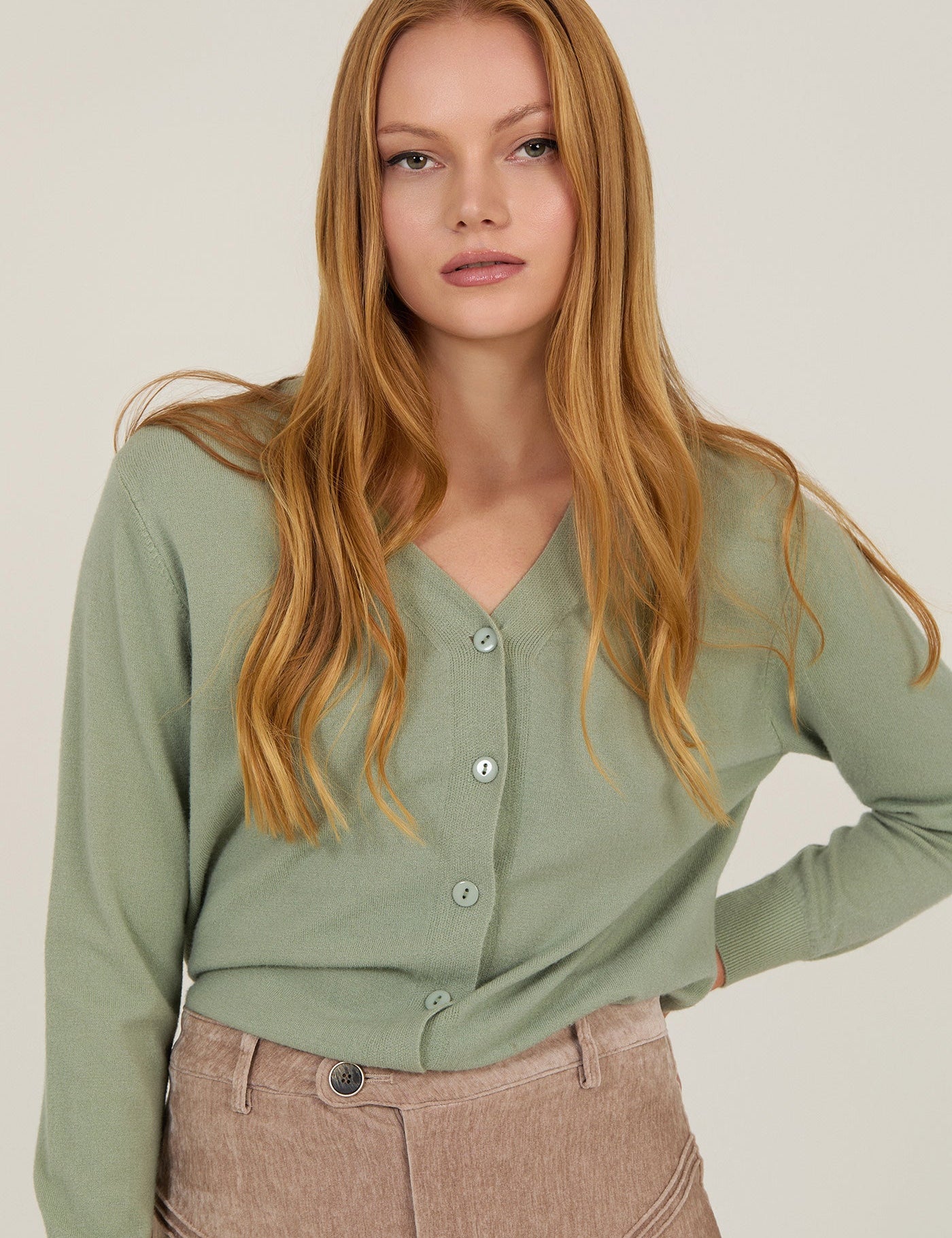 Feinstrick Cardigan langarm in Salbeigrün - Blossom Hair & Fashion