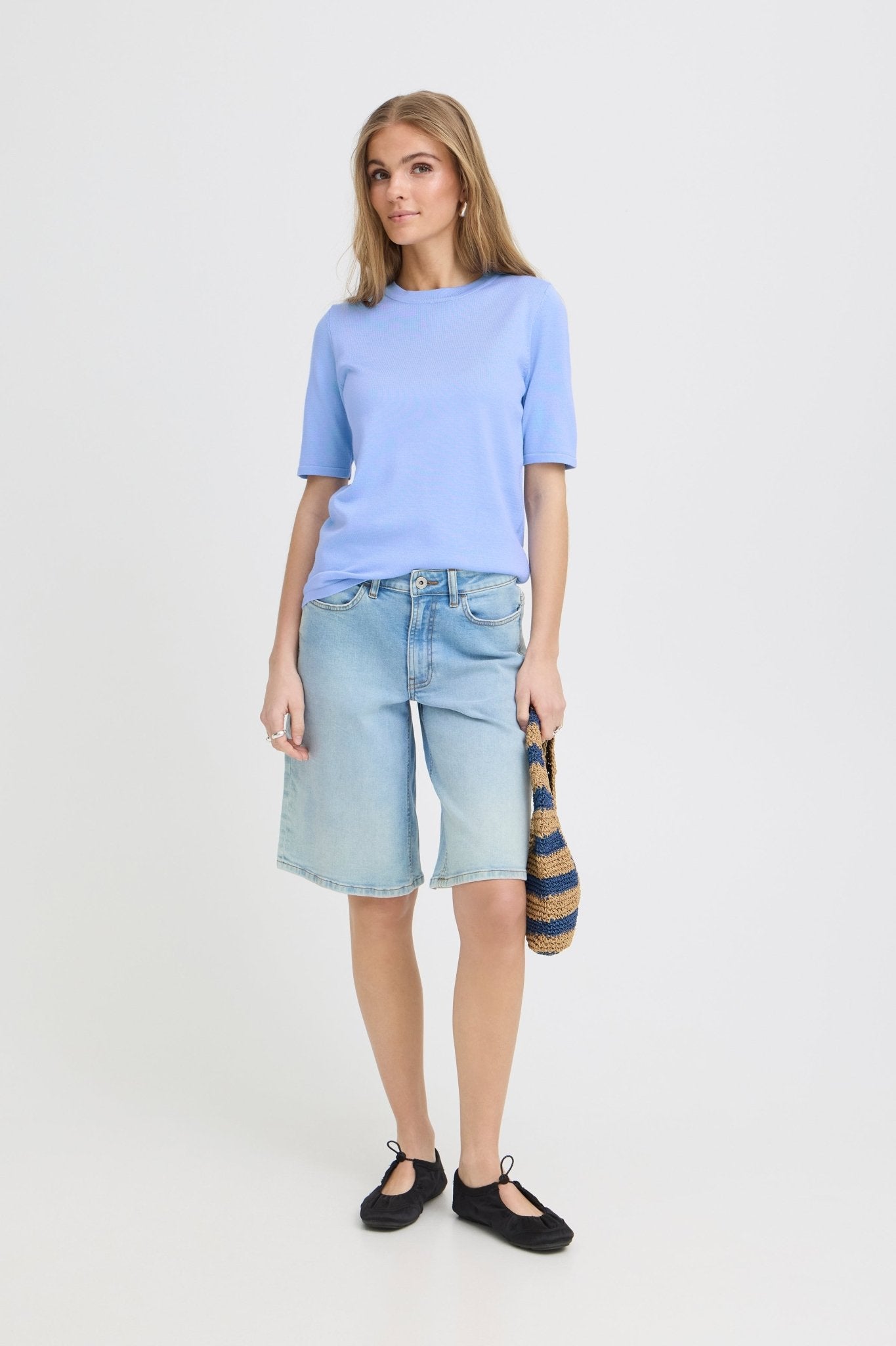 Feinstrickshirt in Hellblau mit Rundhalsausschnitt - Blossom Hair & Fashion