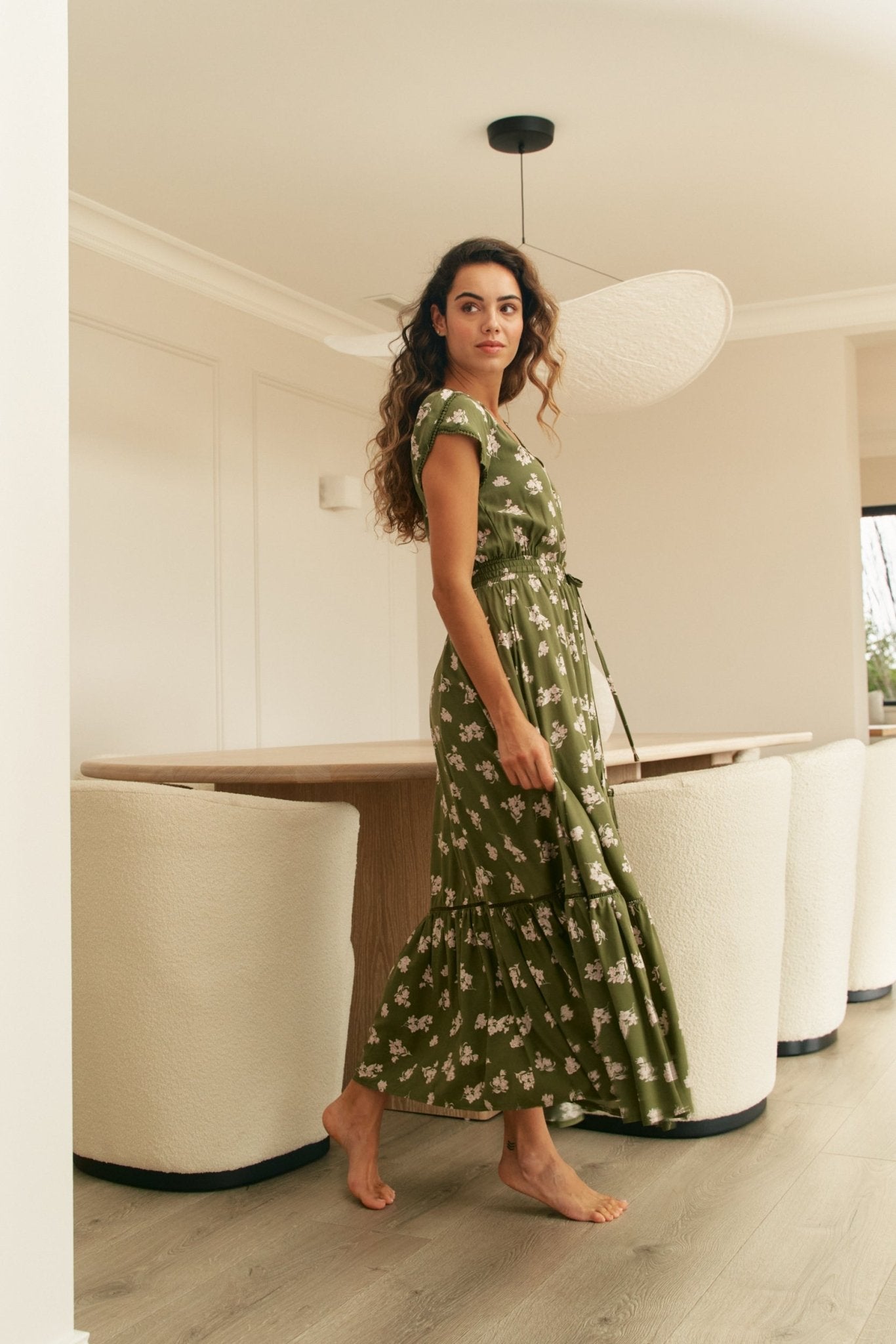 Floraler Midirock mit Knopfleiste in Khaki - Blossom Hair & Fashion