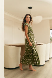 Floraler Midirock mit Knopfleiste in Khaki - Blossom Hair & Fashion