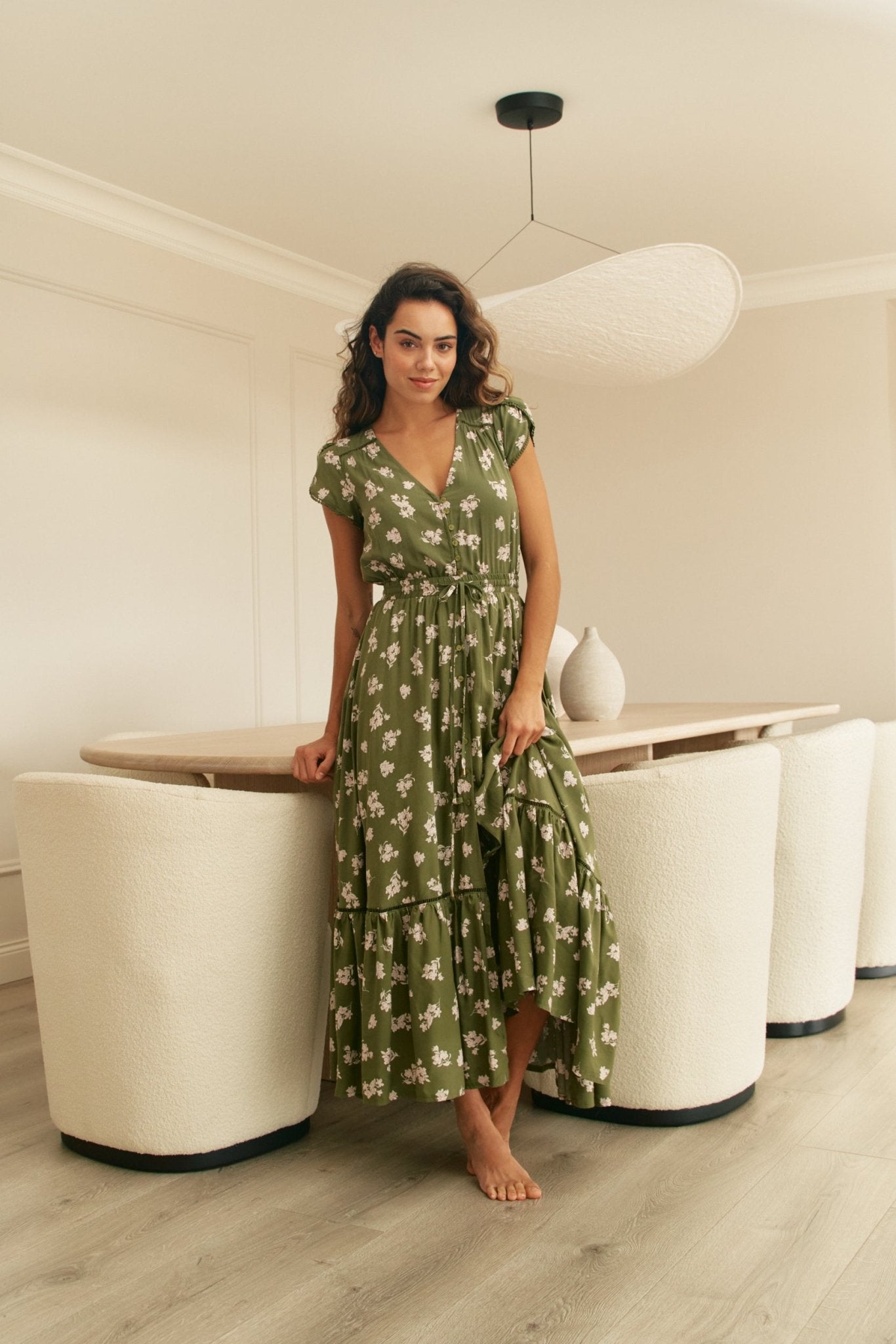 Floraler Midirock mit Knopfleiste in Khaki - Blossom Hair & Fashion