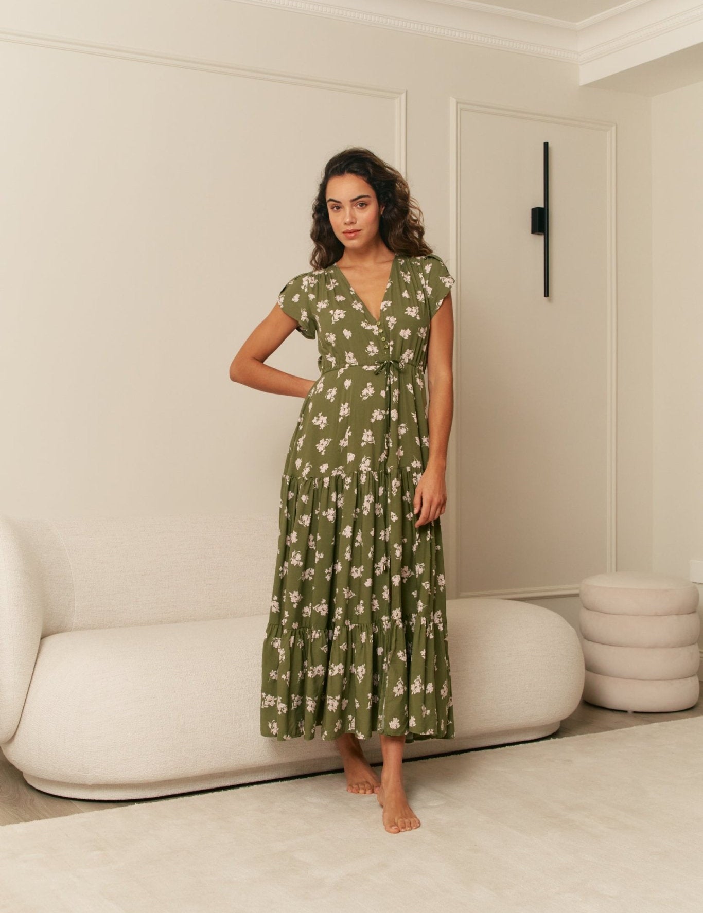 Florales Maxikleid in Khaki mit Taillenband - Blossom Hair & Fashion