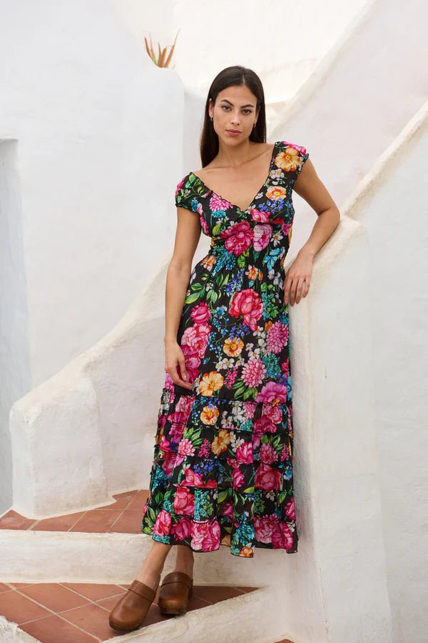 Florales Maxikleid mit V - Ausschnitt aus 100 % Rayon - Blossom Hair & Fashion