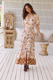 Gemustertes Maxikleid mit Bindegürtel und Schlitz - Blossom Hair & Fashion