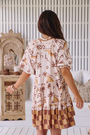 Gemustertes Stufenkleid mit V - Ausschnitt - Blossom Hair & Fashion