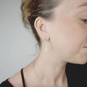 Geometrische Ohrhänger – Minimalistischer Schmuck für deinen Stil - Blossom Hair & Fashion