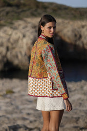 Gestepptes Kurzjacke mit Ethno - Print – Boho - Chic für Damen - Blossom Hair & Fashion
