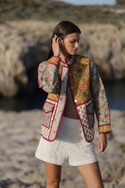 Gestepptes Kurzjacke mit Ethno - Print – Boho - Chic für Damen - Blossom Hair & Fashion