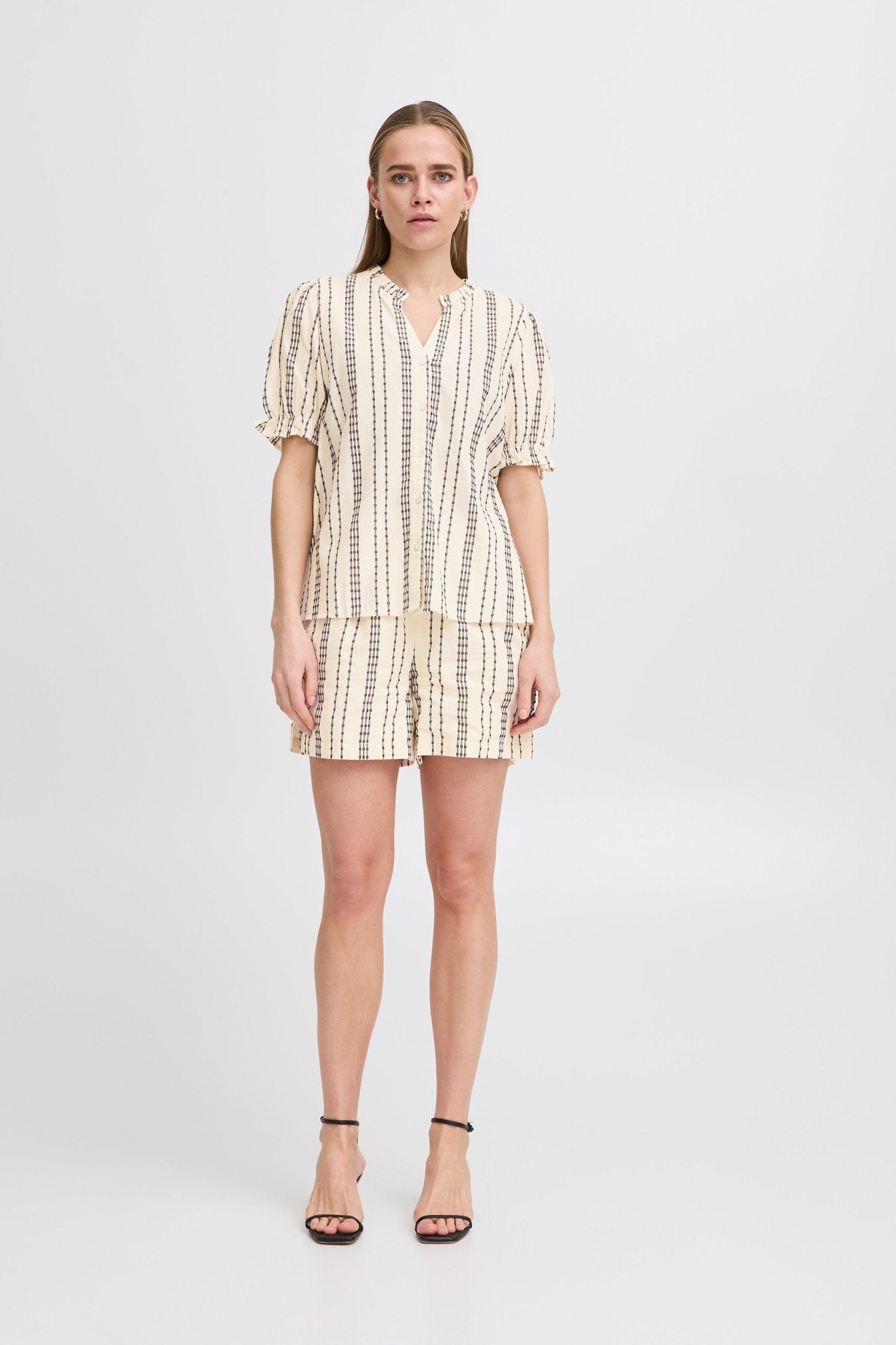 Gestreifte Baumwollbluse mit kurzen Ärmeln und Knopfleiste - Blossom Hair & Fashion