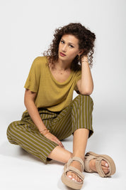 Gestreifte Baumwollhose mit elastischem Bund in Oliv - Blossom Hair & Fashion