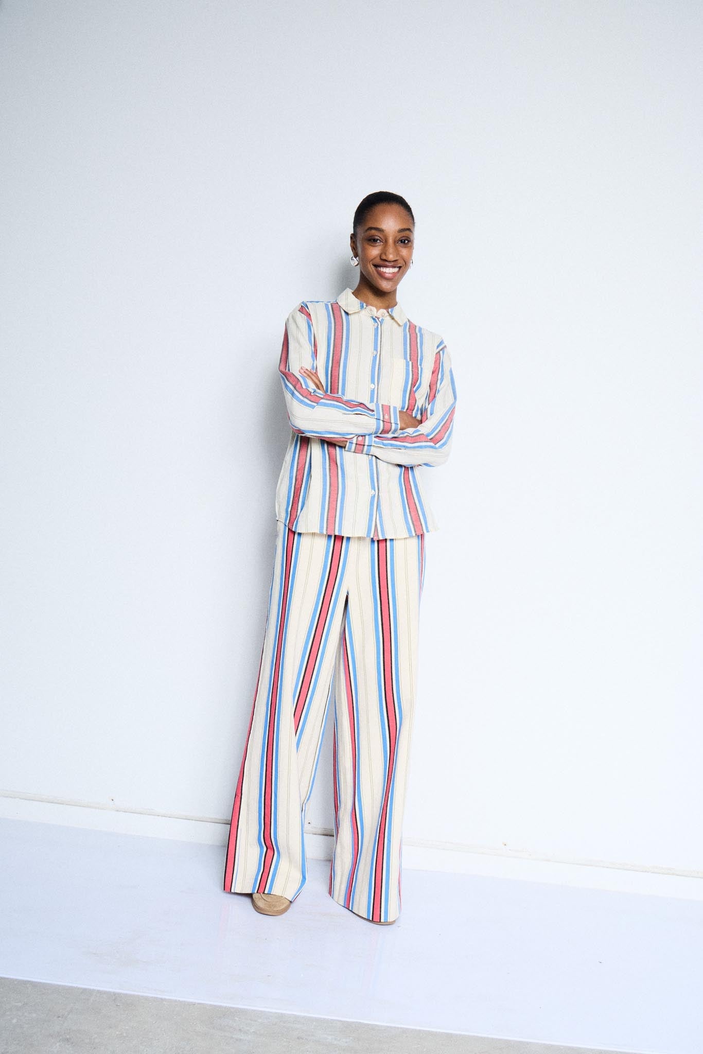 Gestreifte Hose mit High Waist und geradem Bein - Blossom Hair & Fashion