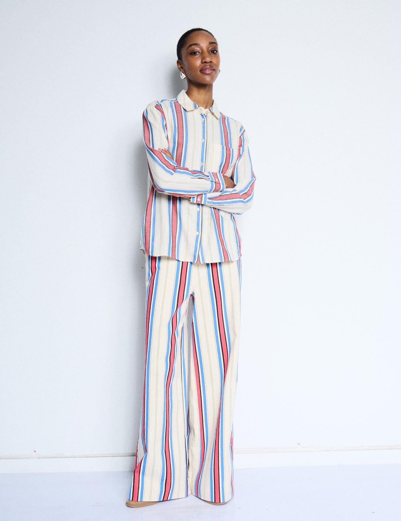 Gestreifte Hose mit High Waist und geradem Bein - Blossom Hair & Fashion