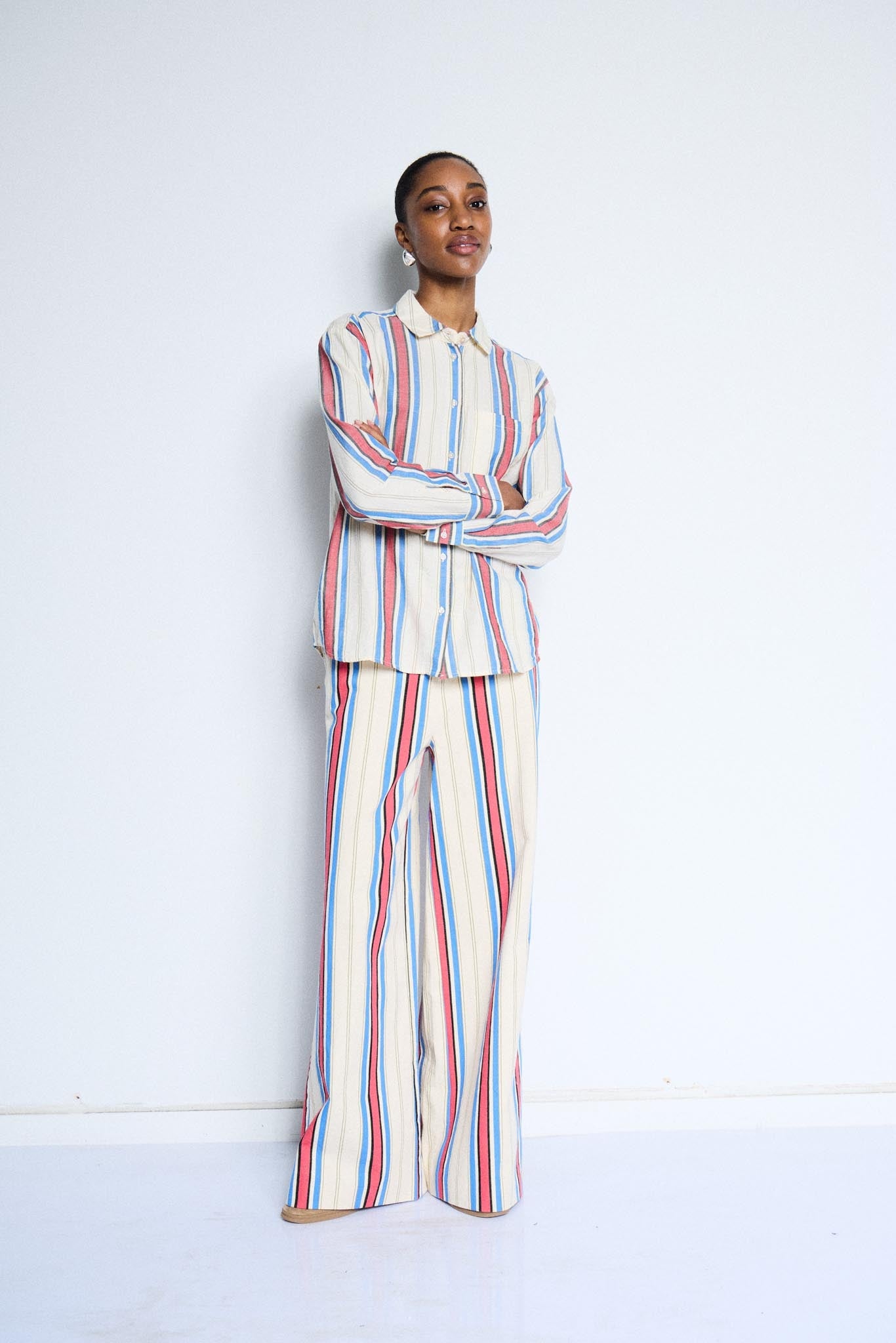 Gestreifte Hose mit High Waist und geradem Bein - Blossom Hair & Fashion