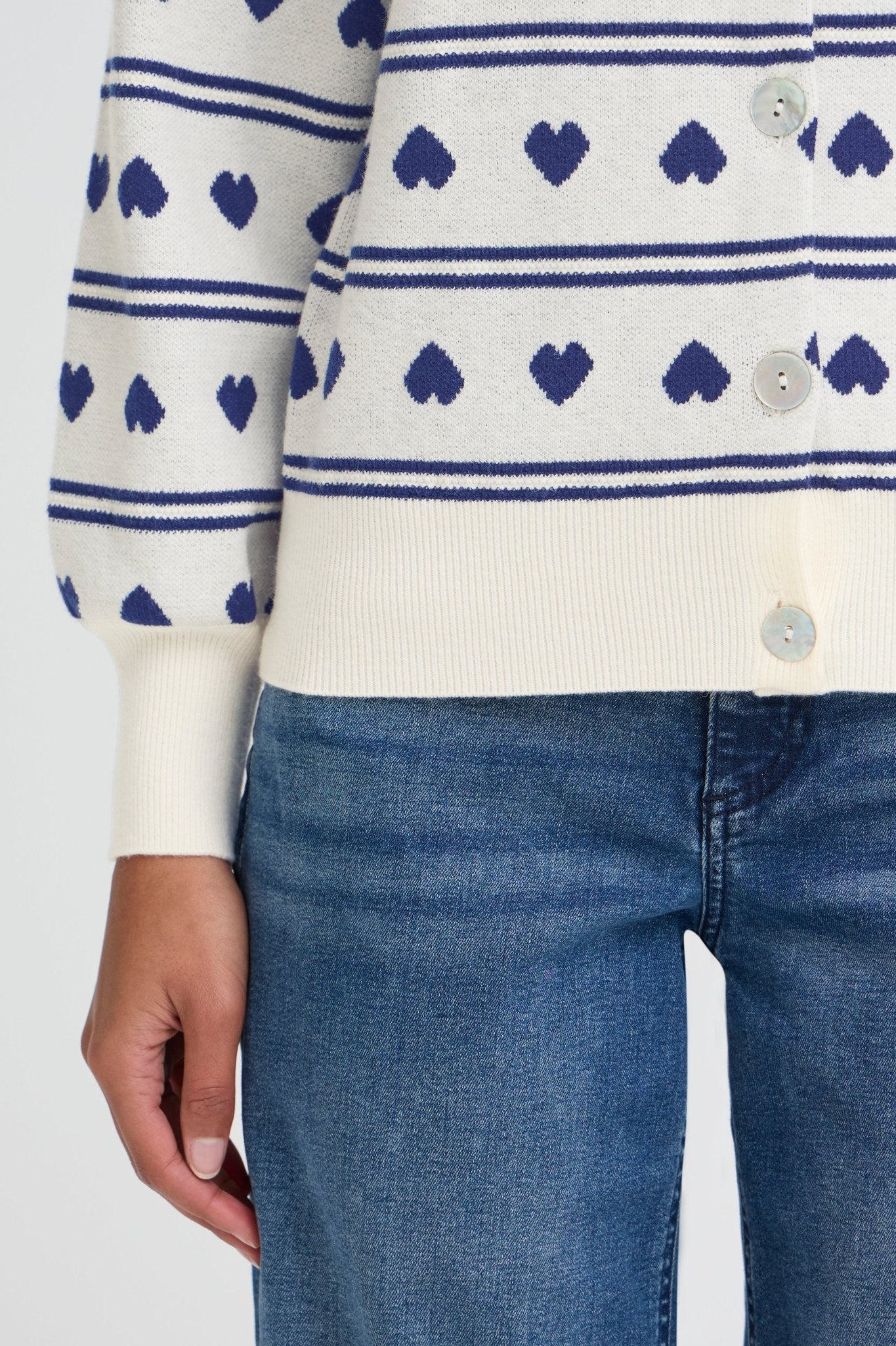 Gestreifter Herzchen Strickcardigan - Blossom Hair & Fashion