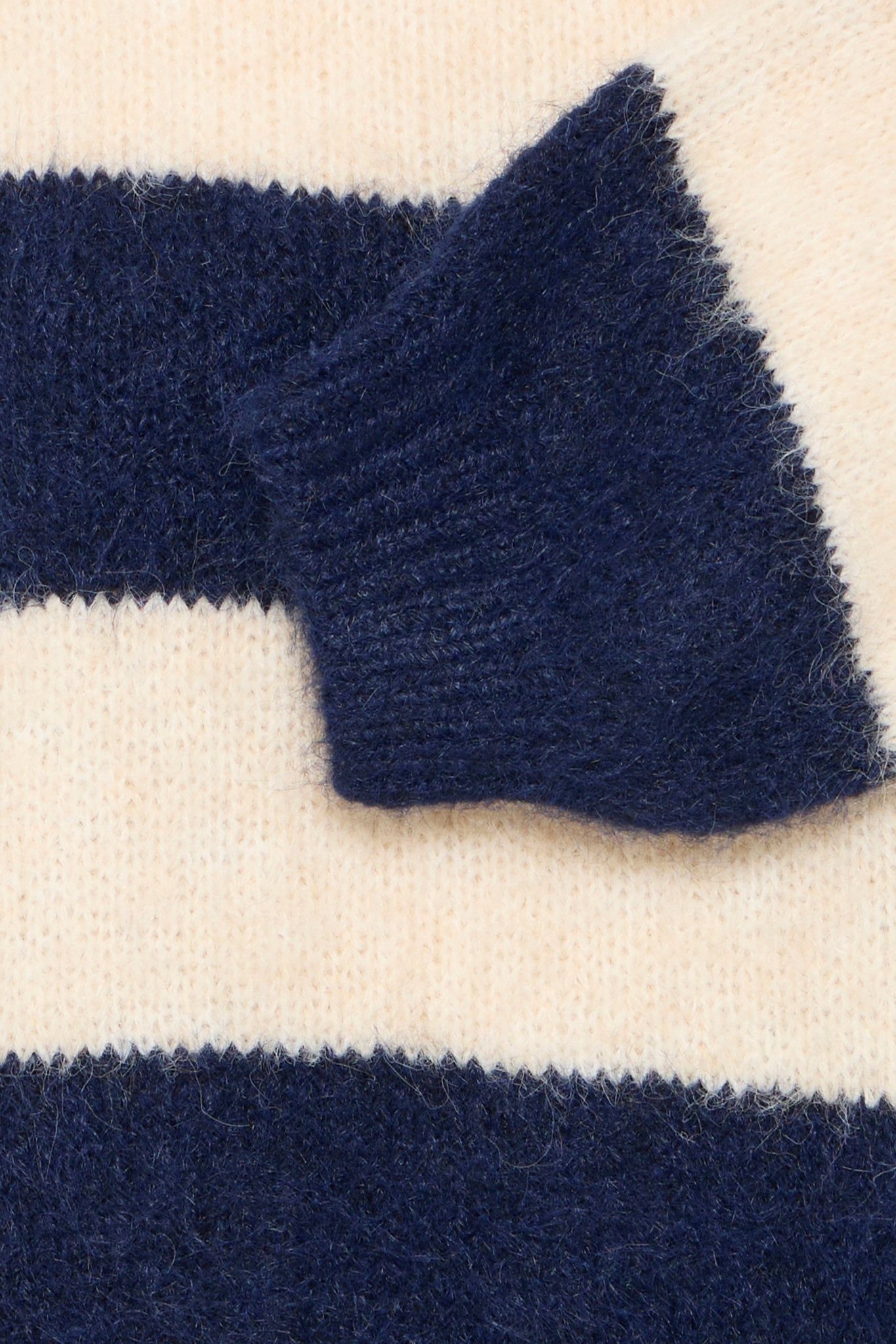 Gestreifter Strickpullover langarm (Navy - Ecru) - Blossom Hair & Fashion