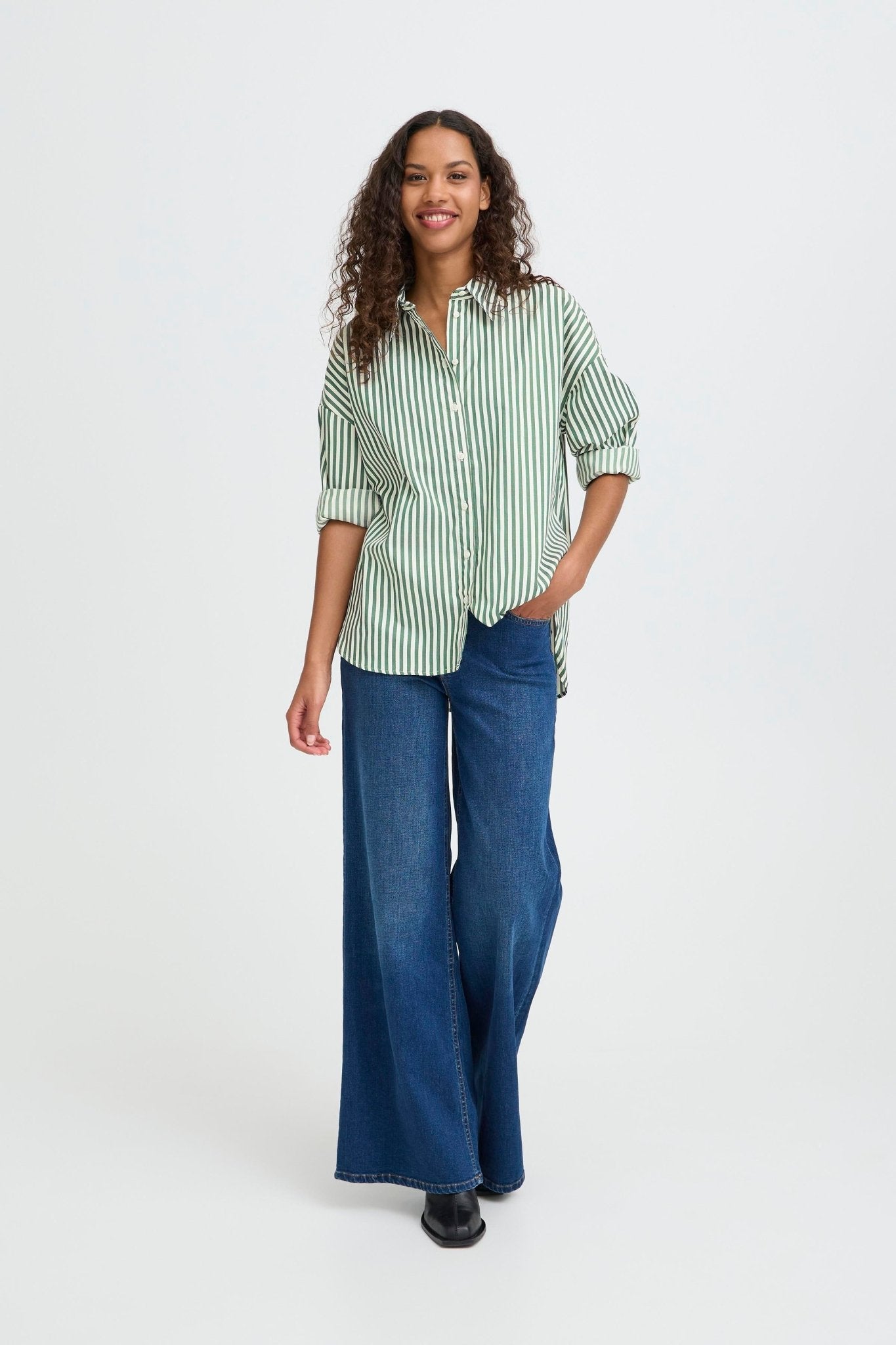 Gestreiftes Hemd in Gruen Weiss Regular Fit - Blossom Hair & Fashion