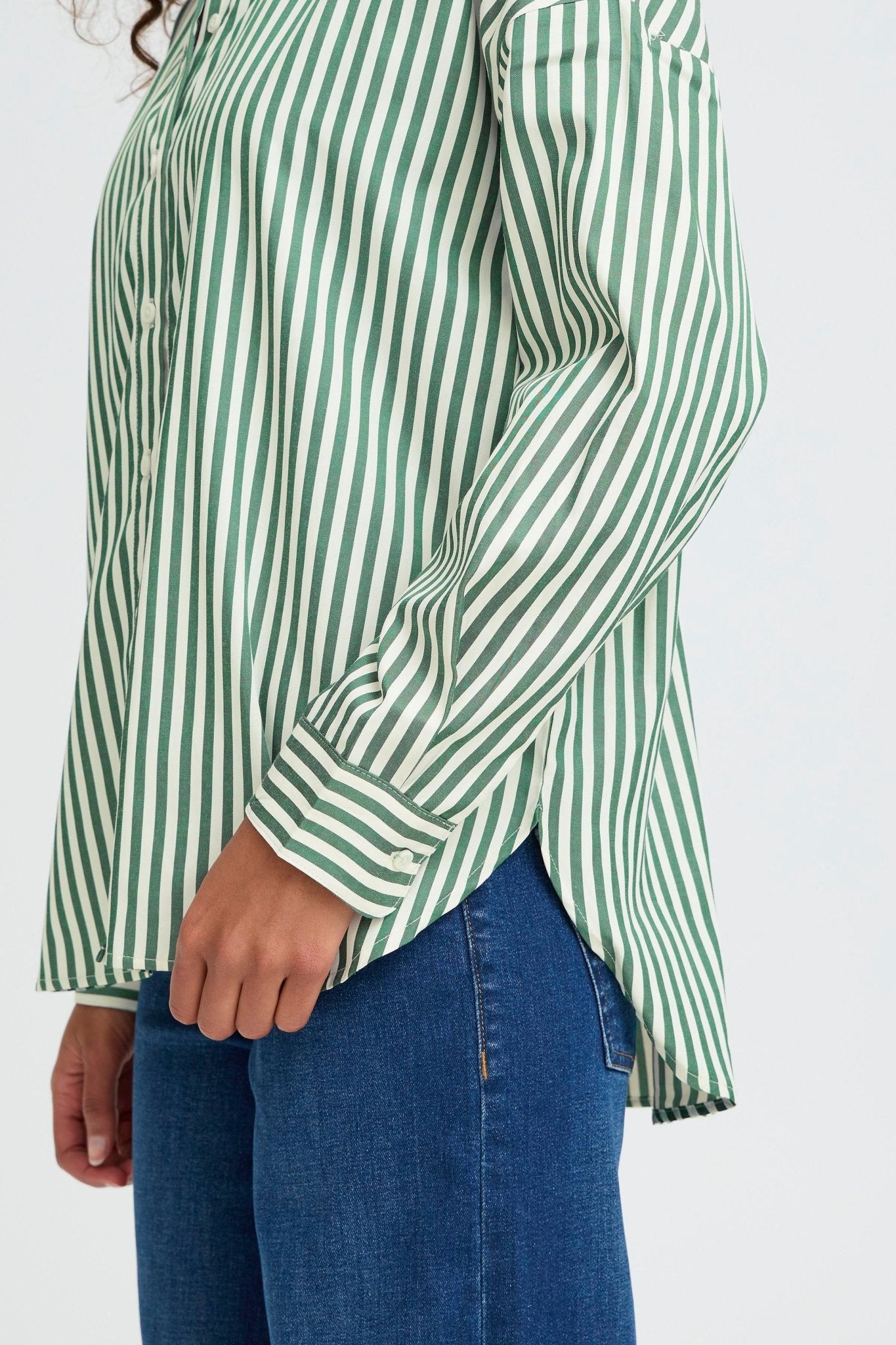 Gestreiftes Hemd in Gruen Weiss Regular Fit - Blossom Hair & Fashion