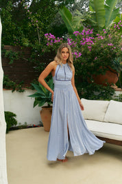 Gestreiftes Maxikleid mit Rückendetail und Beinschlitz - Blossom Hair & Fashion