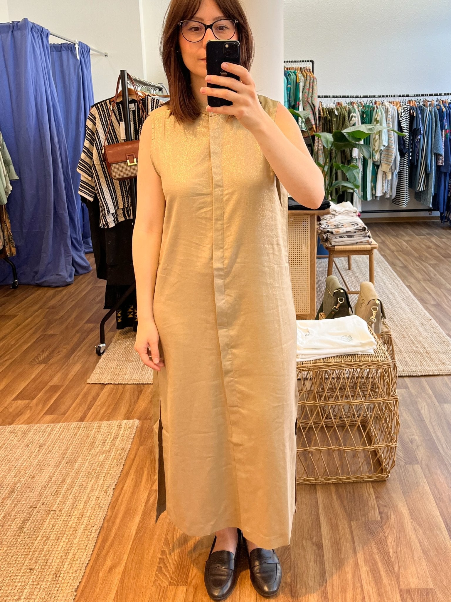 Glitzerndes Hemdblusenkleid in Goldbeige - Blossom Hair & Fashion