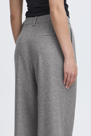 Graue Stoffhose mit weitem Bein - Blossom Hair & Fashion