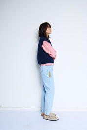 High Waist Jeans in Hellblau mit Stickdetail - Blossom Hair & Fashion