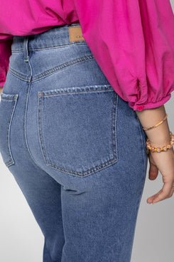 High - Waist Jeans mit geradem Bein aus Baumwolle - Blossom Hair & Fashion