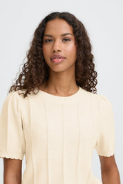 Kurzarm Strickshirt mit feiner Struktur in Creme - Blossom Hair & Fashion
