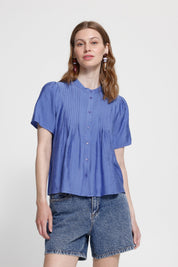 Kurzarmbluse mit Biesen in Blau oder Schwarz - Blossom Hair & Fashion