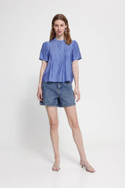 Kurzarmbluse mit Biesen in Blau oder Schwarz - Blossom Hair & Fashion