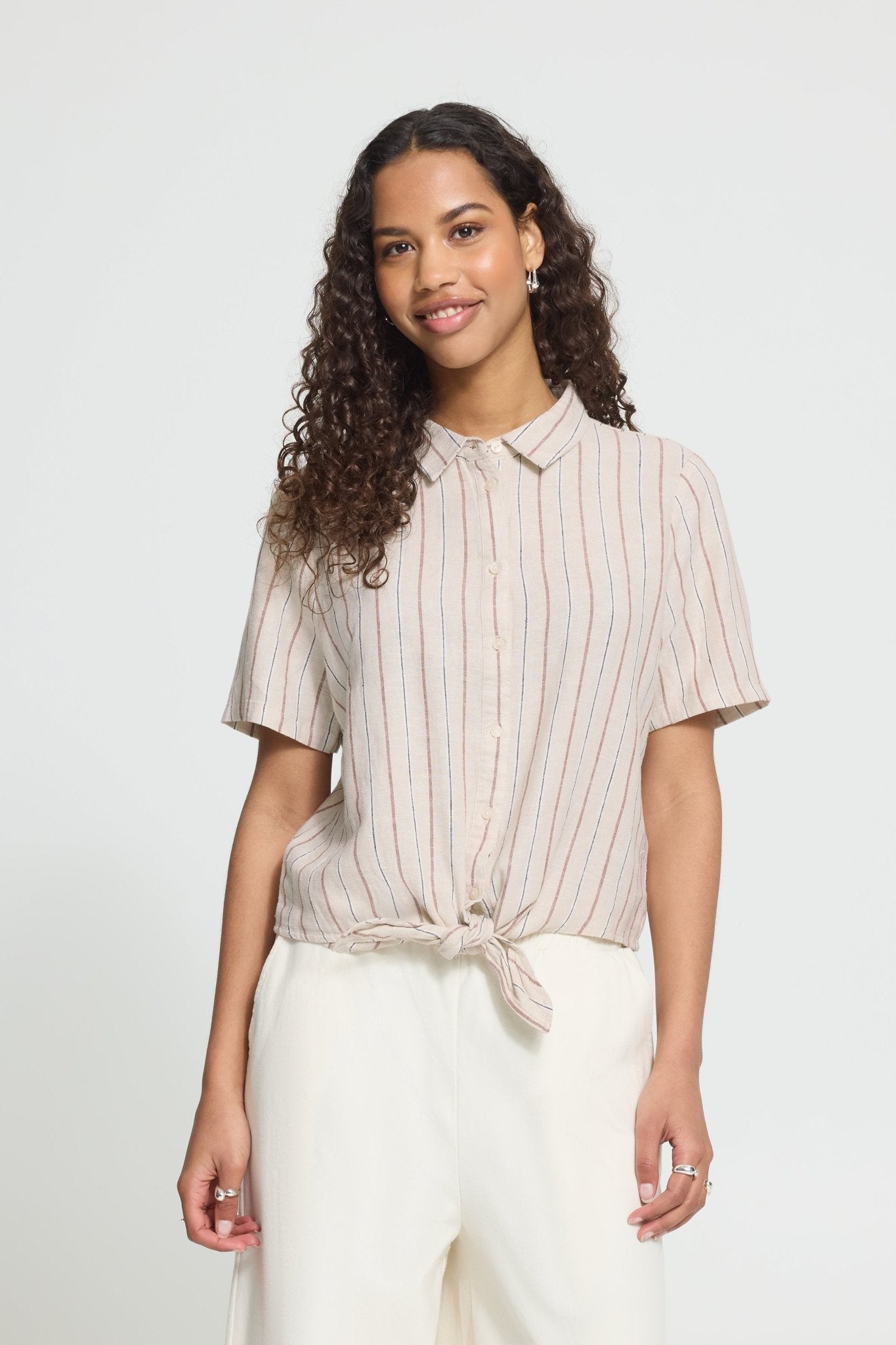 Kurzarmbluse mit Bindedetail gestreift oder beige - Blossom Hair &amp; Fashion